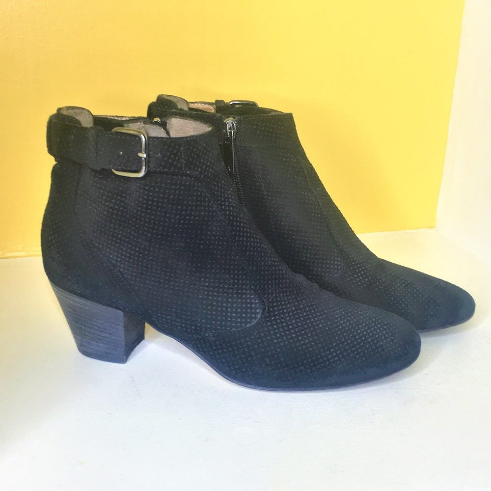 AQUATALIA France Suede Perforated Booties